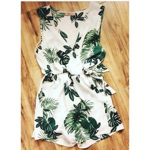 🌴Tropical Palm Leaf Romper 🌴
